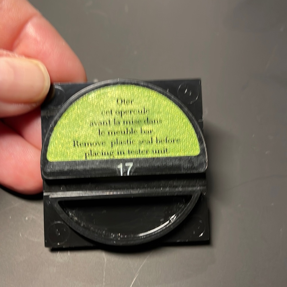 Giorgio Armani Cosmetics eyeshadow eyes to kill solo 17